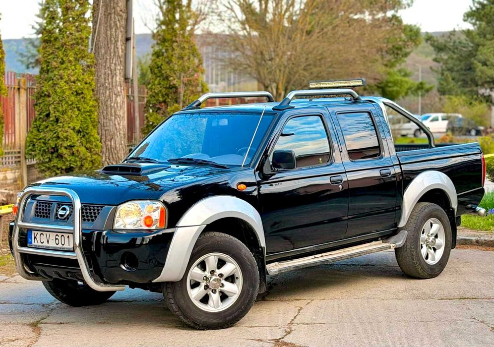 NISSAN Navara