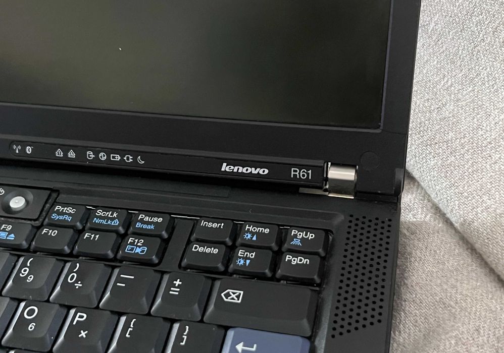 Laptop Lenovo ThinkPad R61 Core 2 Duo DEFECT fara HDD baterie