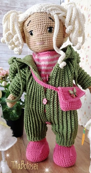 Păpușă croșetata, jucărie handmade, cadou Paște, Crăciun,.