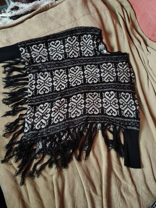 платки, палантины.