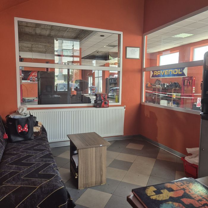 Spatiu comercial de vanzare 274 mp