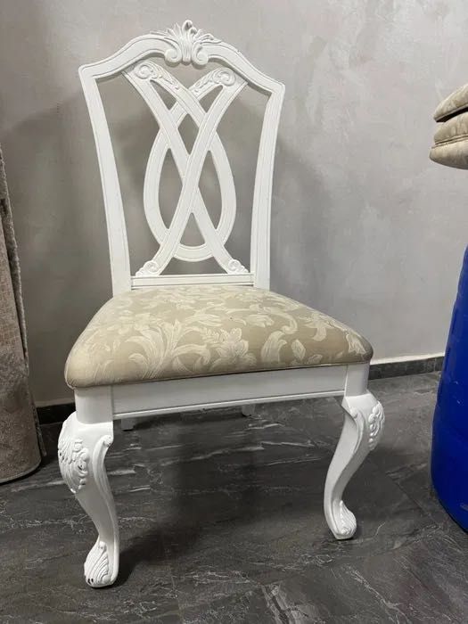 Белый деревянный стол 130