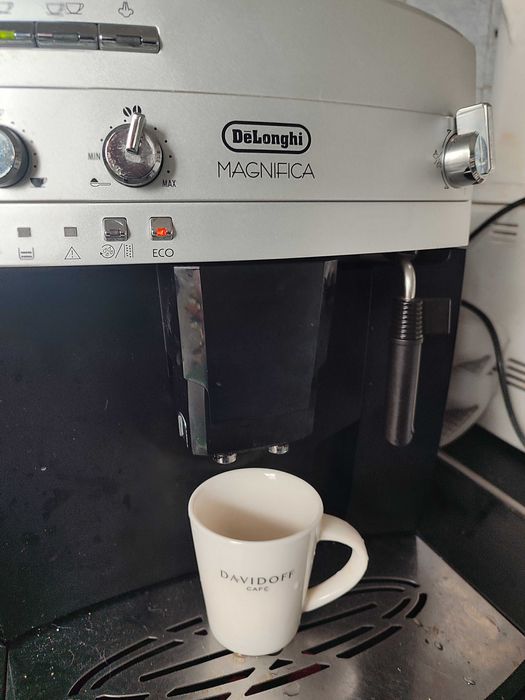 Продавам кафеавтомат Делонги