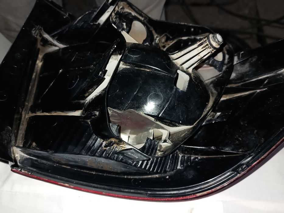 Задний правый фонарь