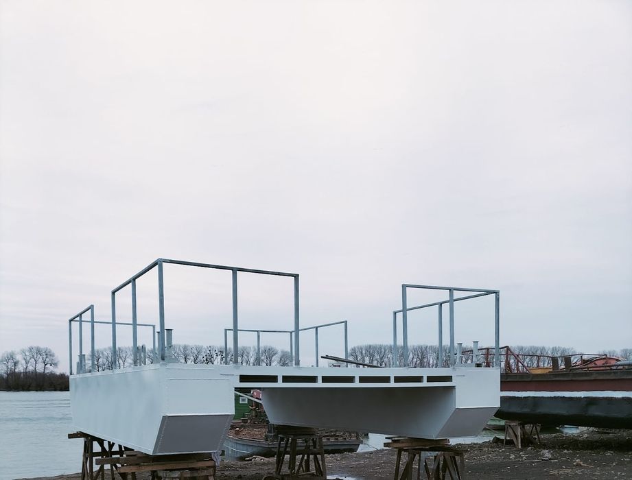 Vând  ponton acostare