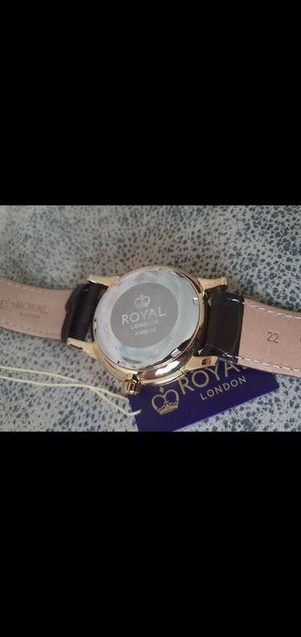Продам часы Royal London