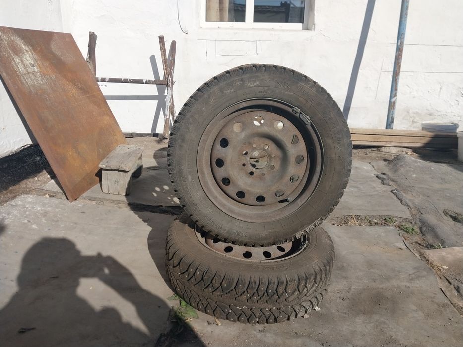 Зимние шины с дисками в комплекте  175/65R14