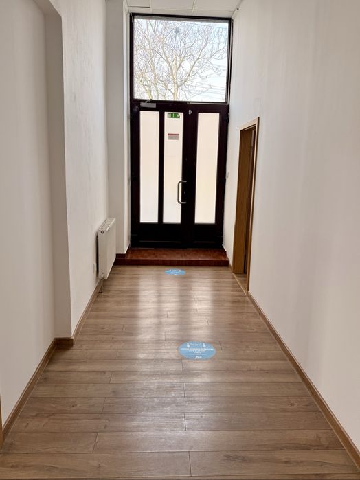 Proprietar inchiriez spatiu comercial central - Palatul Neptun