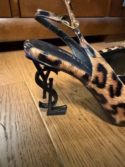 Pantofi cu toc YSL
