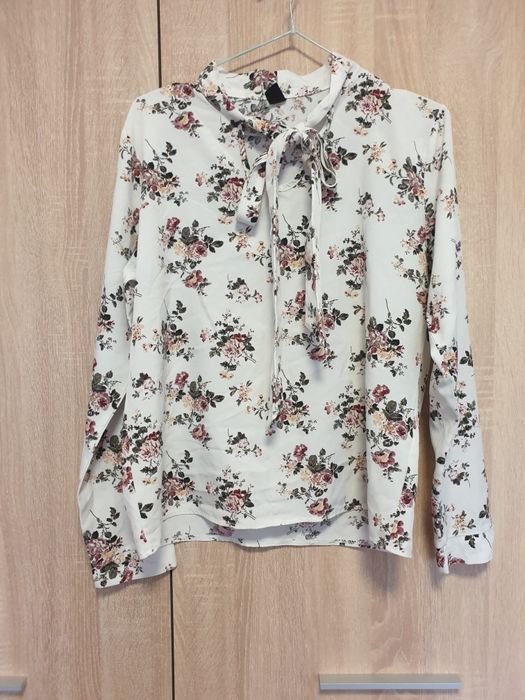 Vand cămăși marimea S