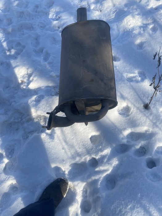 Продаю глушитель на камри бу.