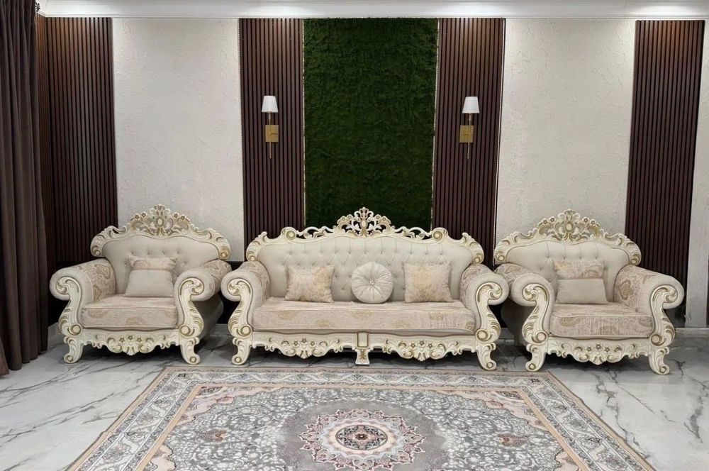 Продам диван с креслами