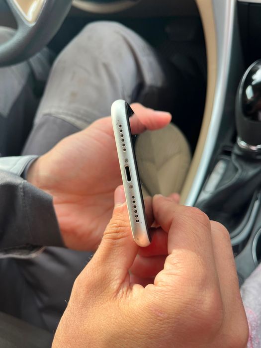 iphone 11.  64gb