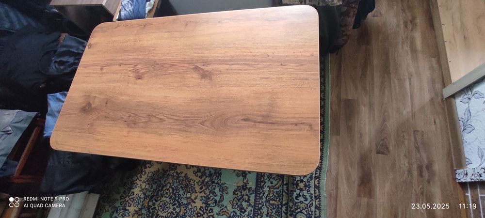 Продам стол обеденный