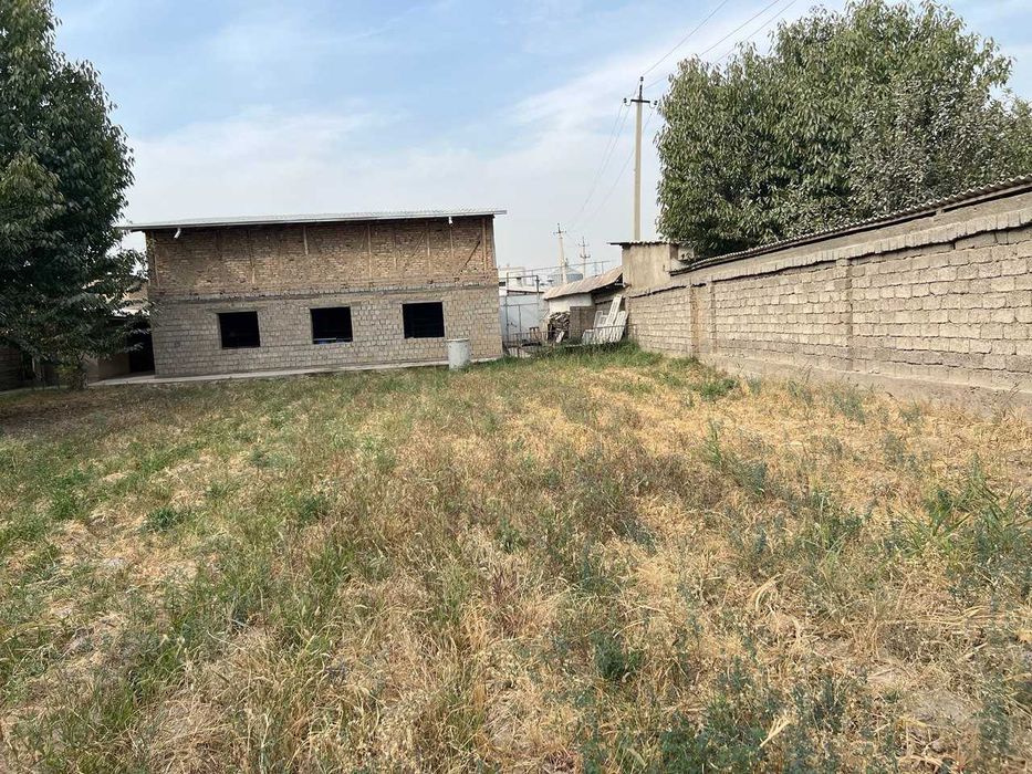 Зангиотада уй сотилади