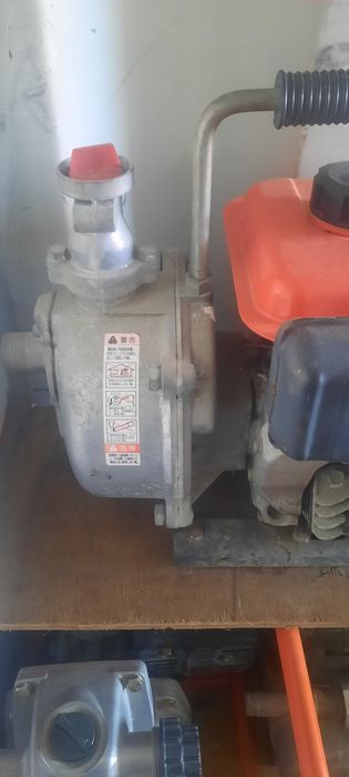 Мотопомпа бензиновая.