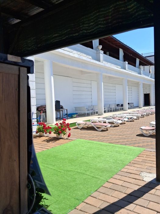 Inchiriez locatie premium pentru evenimente cu piscina