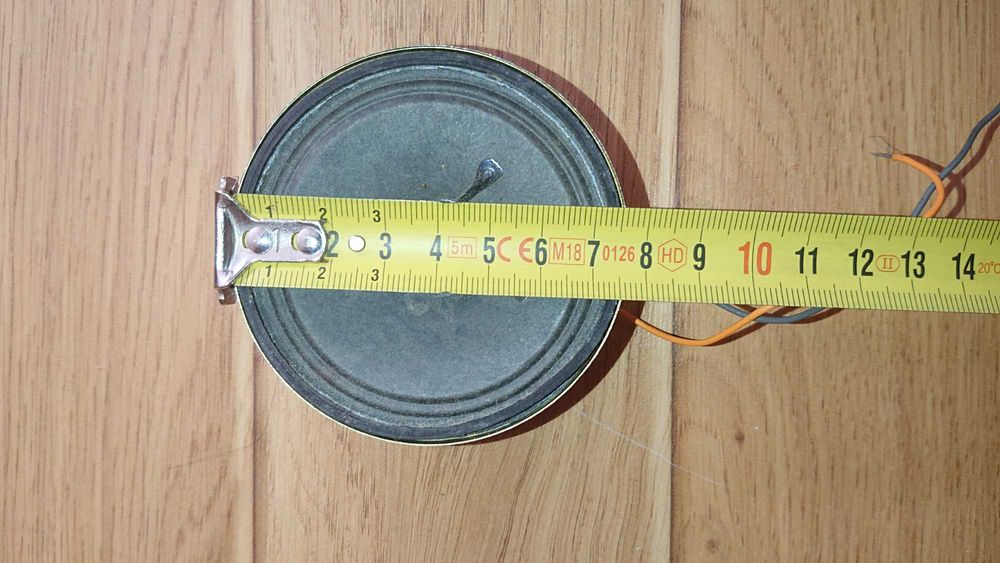 Стар висоговорител от  радио SANYO .