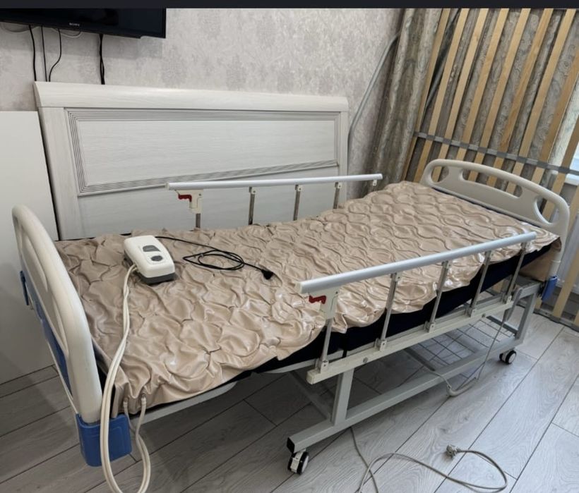 Медицинская кровать