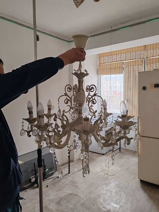 Продам люстра 8 ламп