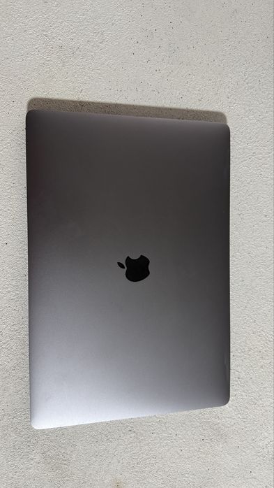 Macbook pro 16 inch 2017