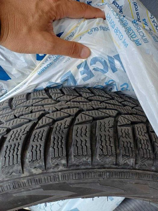 Anvelope de iarna nokian 185/60/R15