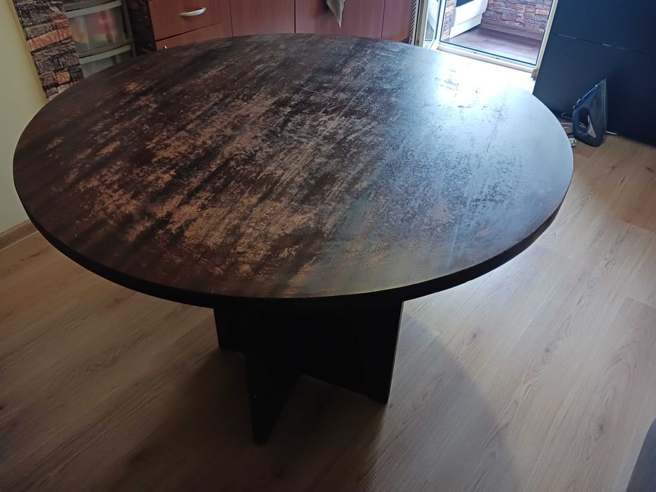 Кухненска маса..