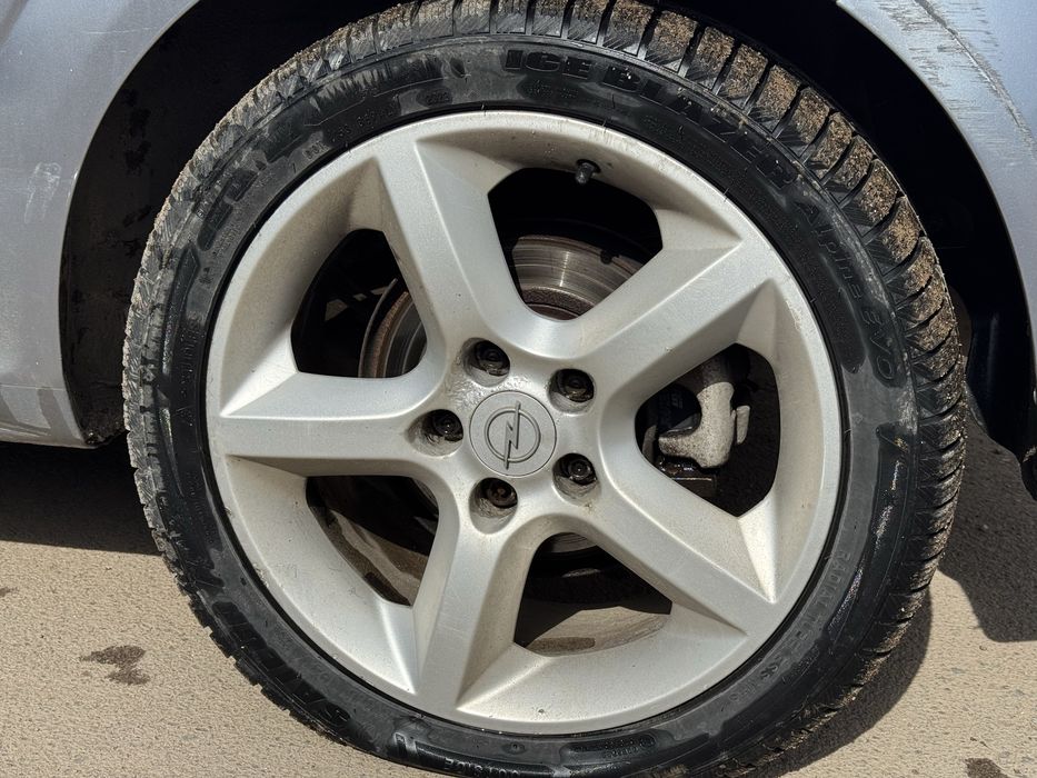 Opel Astra H 1.9 CDTI на части