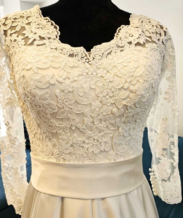 Rochie de mireasă in stil prințesă - cu trenă