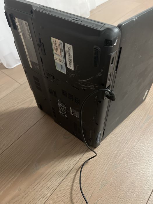 Laptop  Acee Extensa 5230 ( ca si nou, daca suntem in 2008)