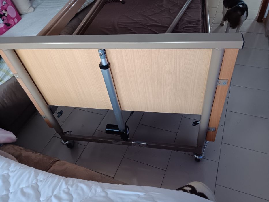 Болнично легло  с ел.мотори