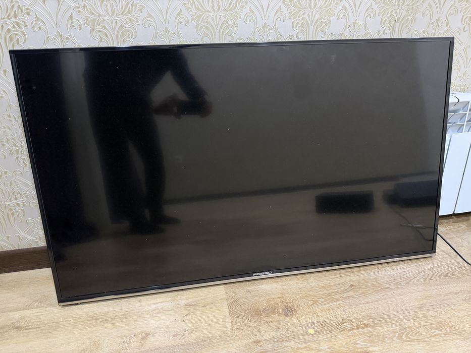Rosso 50R телевизор smart  в отличном