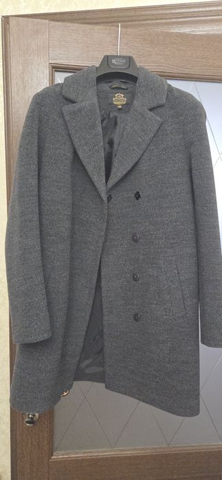 Продам пальто женское 46р