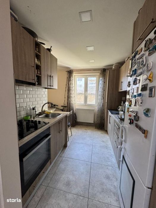 Apartament 3 camere, 89 mp, zona Sasar