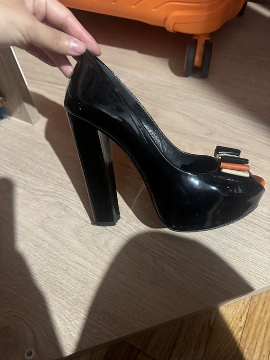 Женские туфли.