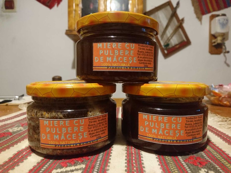 Miere cu pulbere de macese uscate - 100% NATURALA