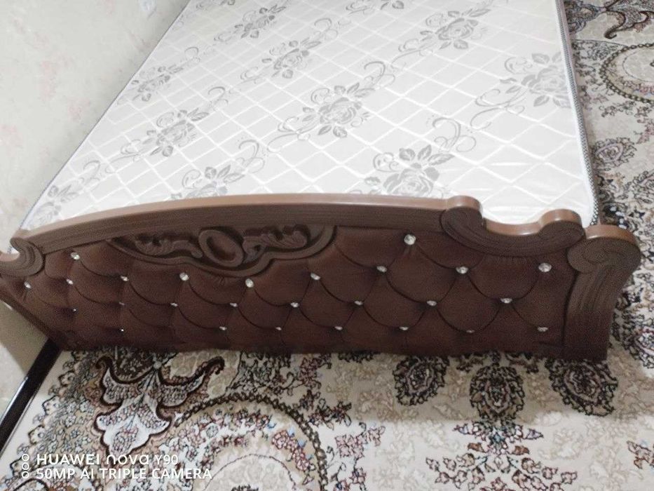 Двухспальная кровать