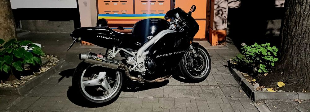 Triumph speed triple