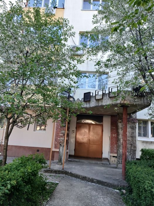 Vând garsoniera confort 1