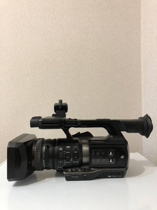 Продам профессиональную видеокамеру