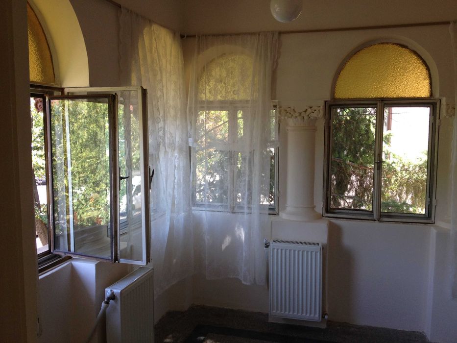 Ofer spre inchiriere apartament 3 cam in vila Domenii Casin