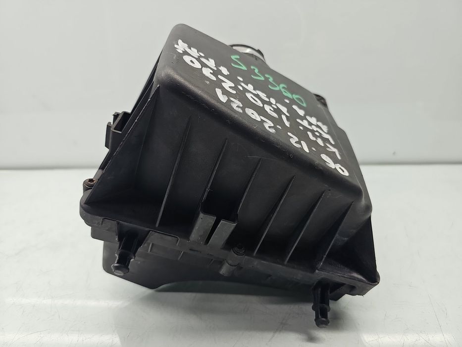Carcasa filtru aer Opel Zafira B (A05) [Fabr 2006-2011] 13271101 1.0 C