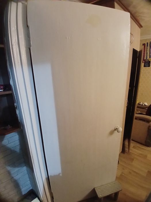 ..Продаю двери..