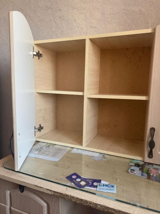 Письменный стол и навесная тумба