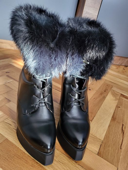 Дамски зимни боти.