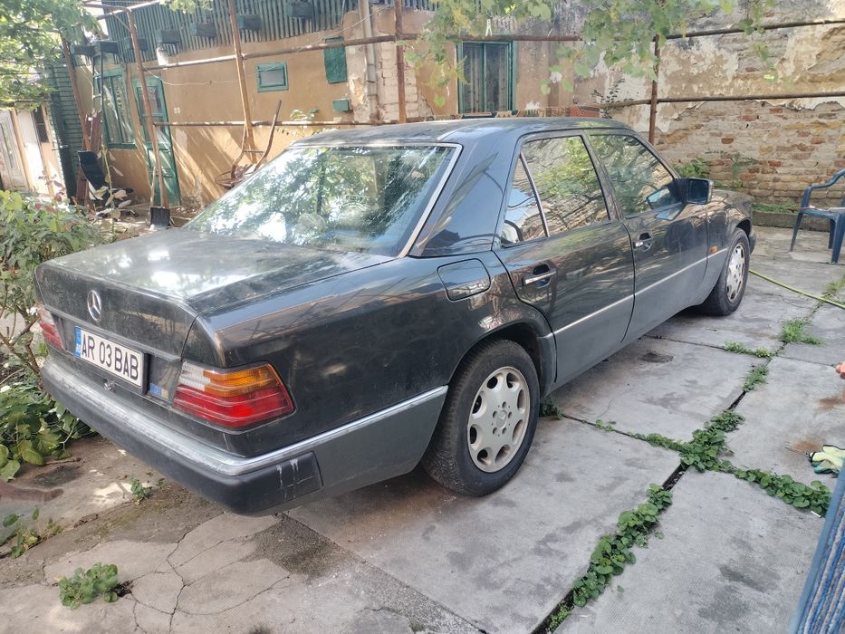 Mercedes W124 E200