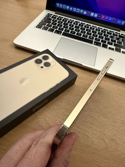 Mac book pro RETINA 13 inch early 2015 + IPHONE 13 promax 1TB