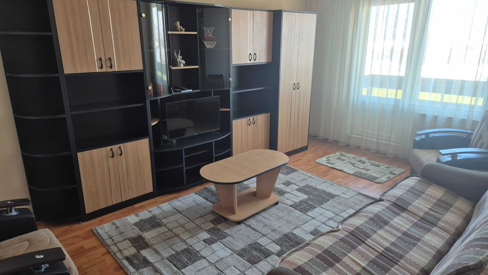 Inchiriez apartament