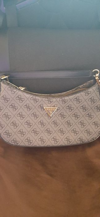 Чанта Guess актуален модел