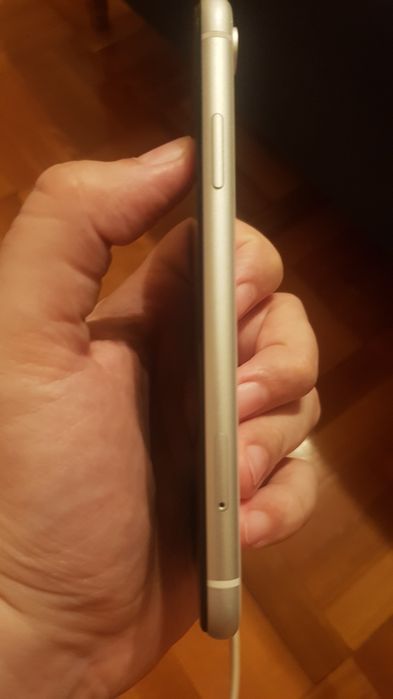 Iphon Xr   impecabil baterie 80 %